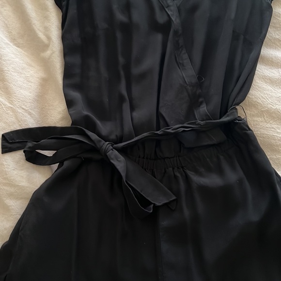 Loft Ruffle Romper - Picture 5 of 6